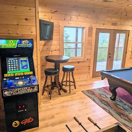 גטלינבורג Misty Mountain Adventure Lodge מראה חיצוני תמונה