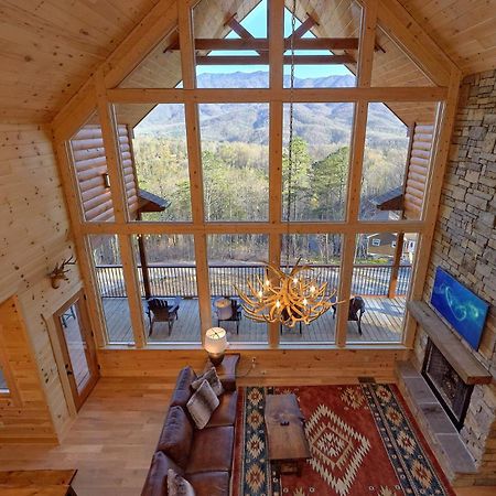 גטלינבורג Misty Mountain Adventure Lodge מראה חיצוני תמונה