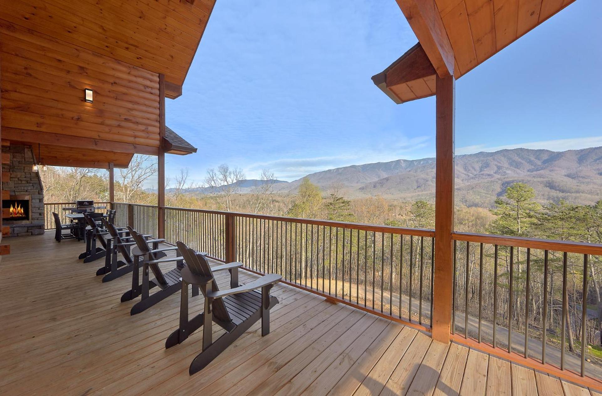 גטלינבורג Misty Mountain Adventure Lodge מראה חיצוני תמונה