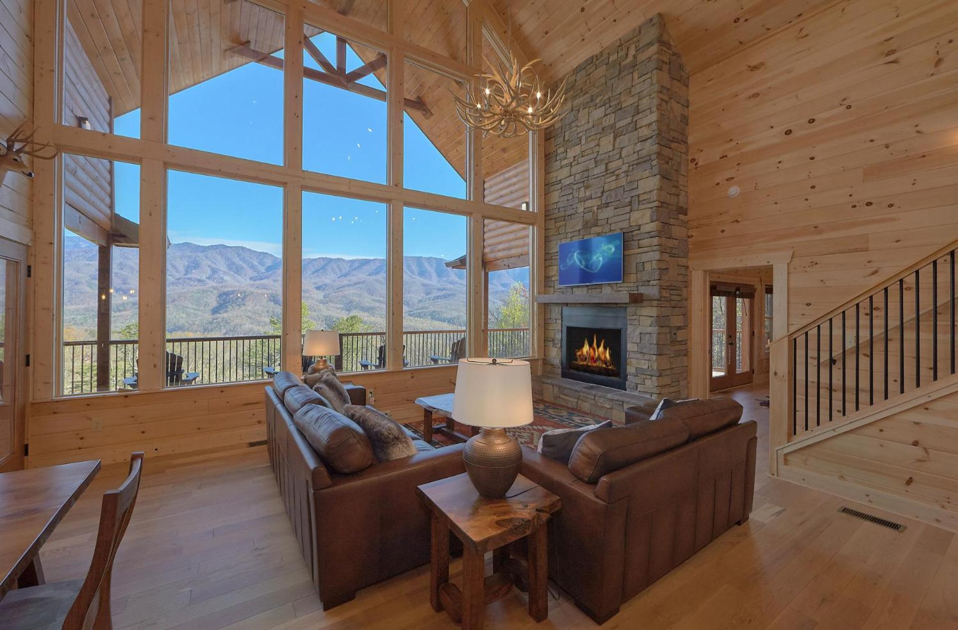 גטלינבורג Misty Mountain Adventure Lodge מראה חיצוני תמונה