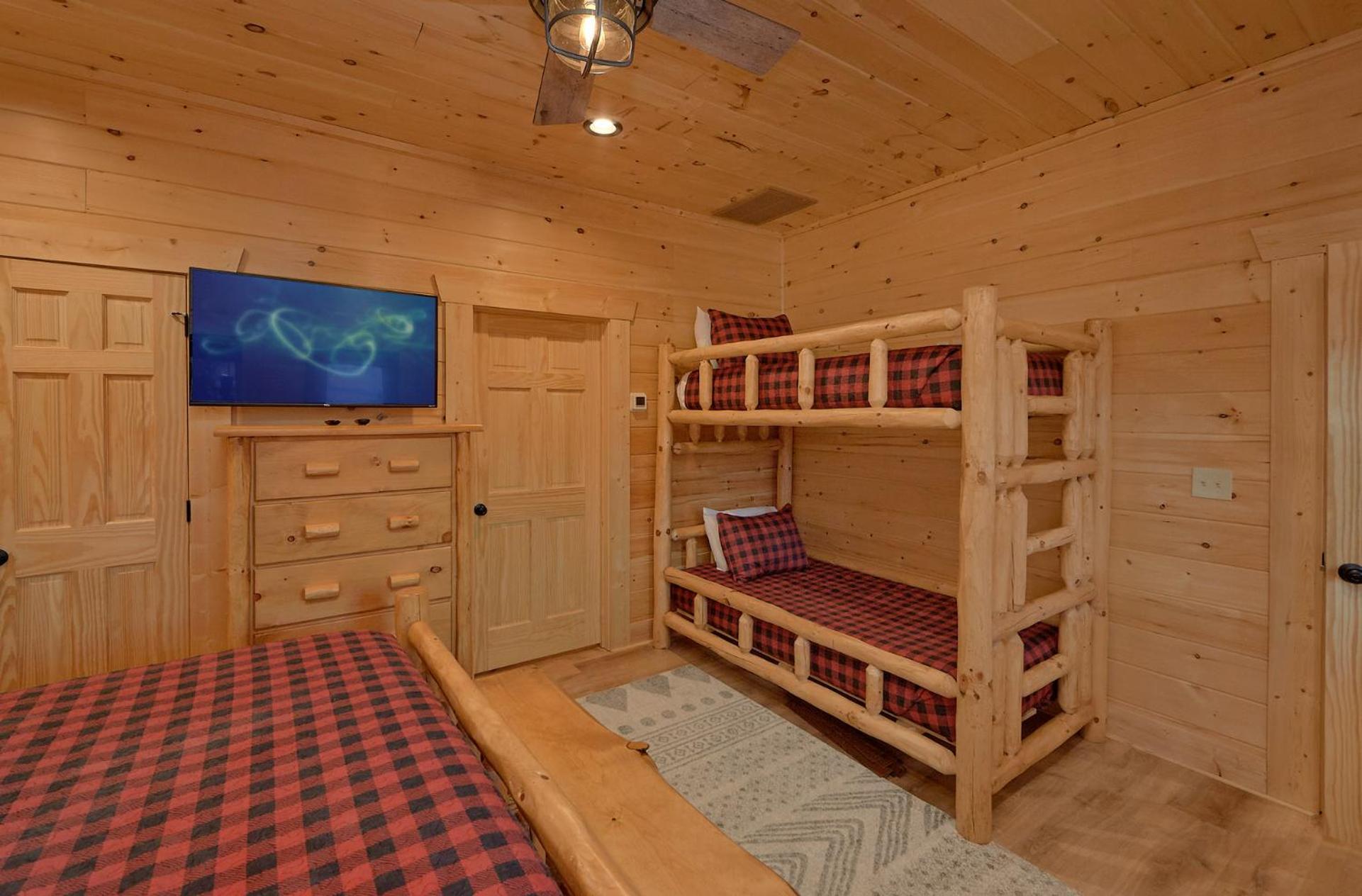 גטלינבורג Misty Mountain Adventure Lodge מראה חיצוני תמונה