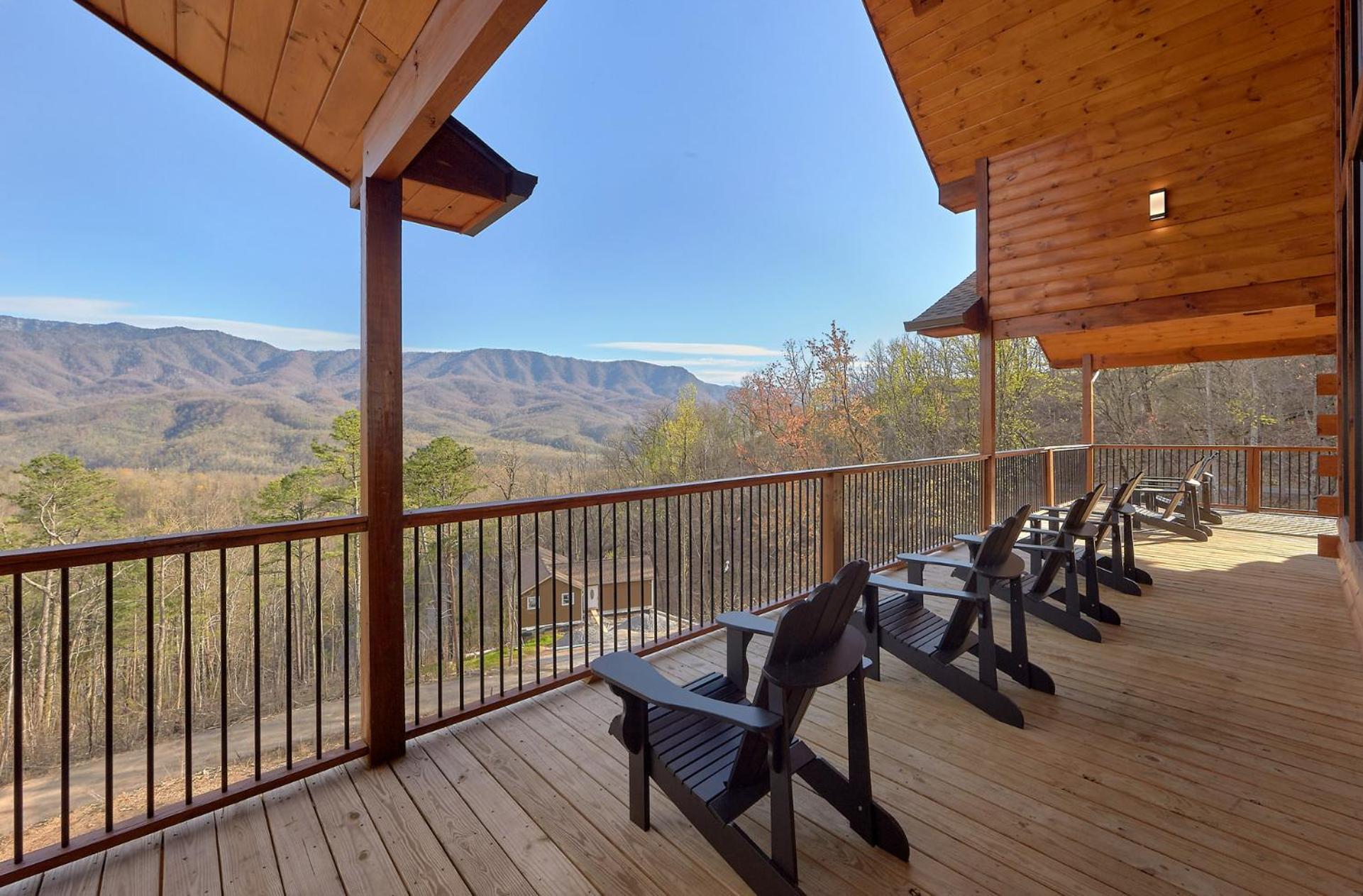 גטלינבורג Misty Mountain Adventure Lodge מראה חיצוני תמונה