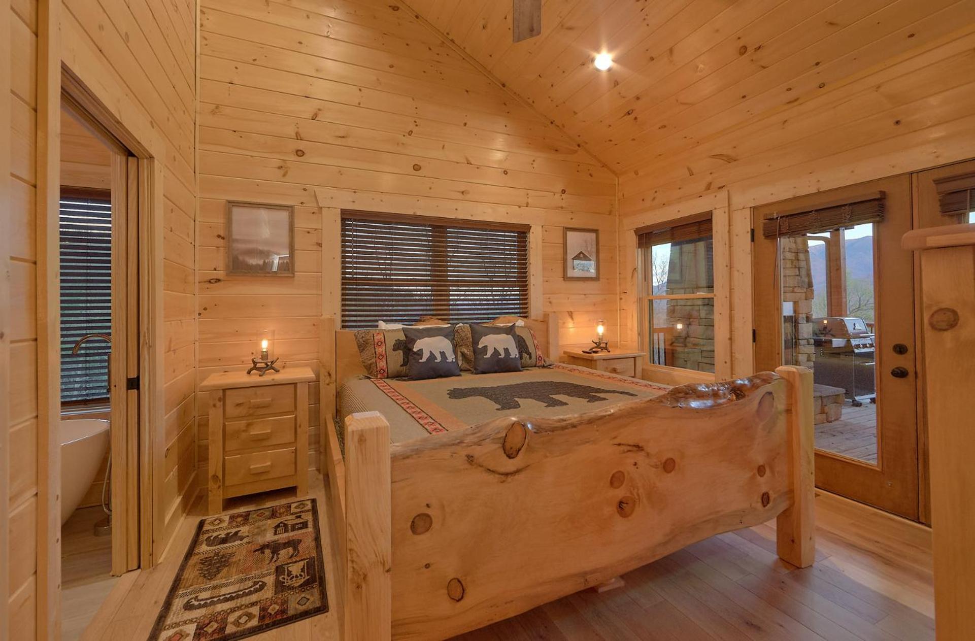 גטלינבורג Misty Mountain Adventure Lodge מראה חיצוני תמונה