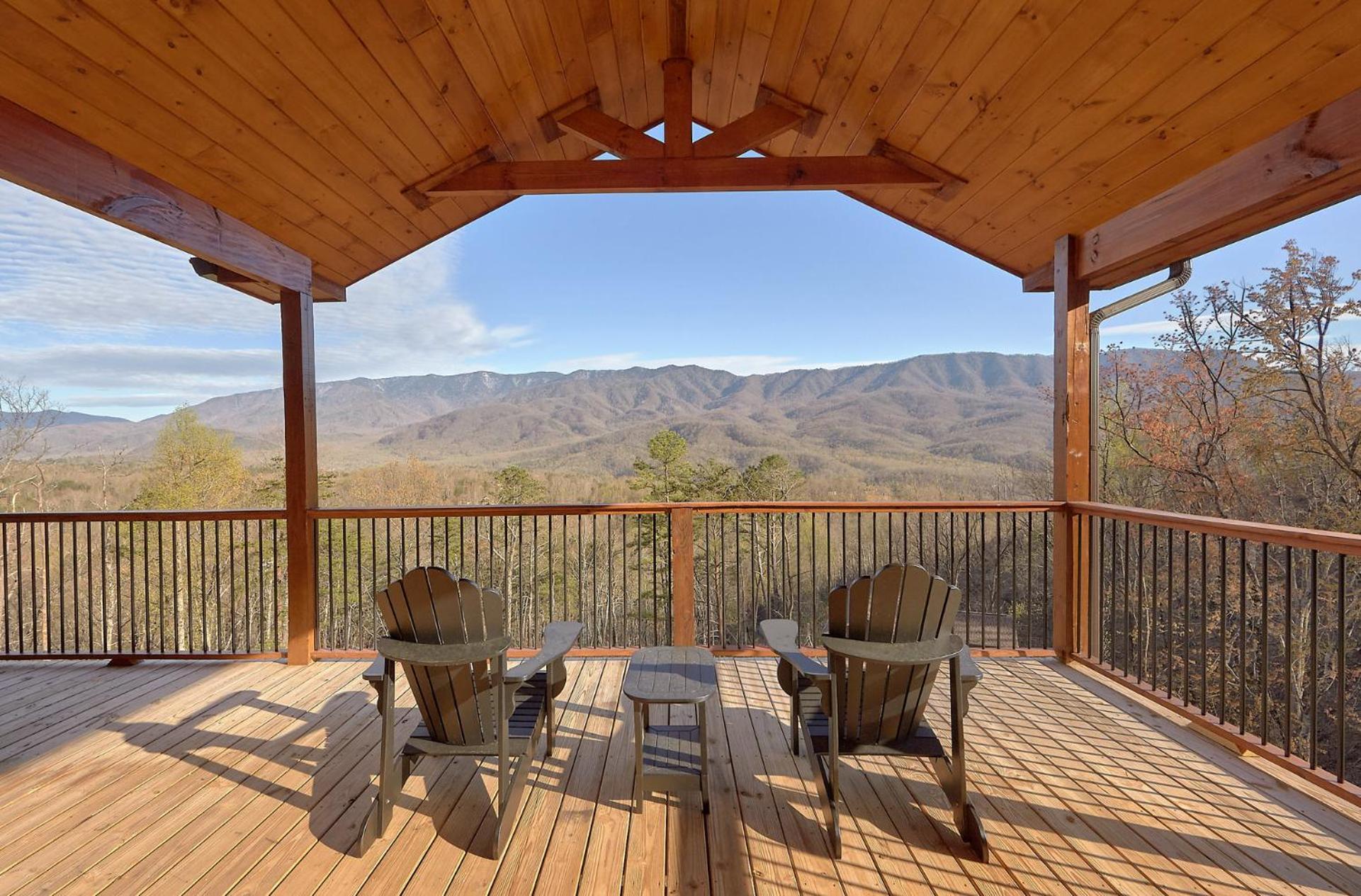 גטלינבורג Misty Mountain Adventure Lodge מראה חיצוני תמונה