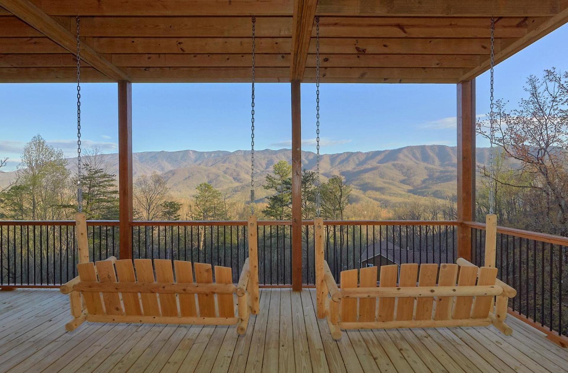 גטלינבורג Misty Mountain Adventure Lodge מראה חיצוני תמונה
